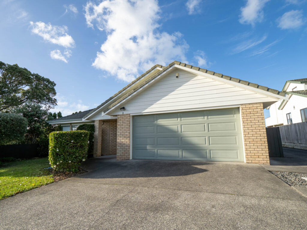 Modern garage door installation on Canadian home