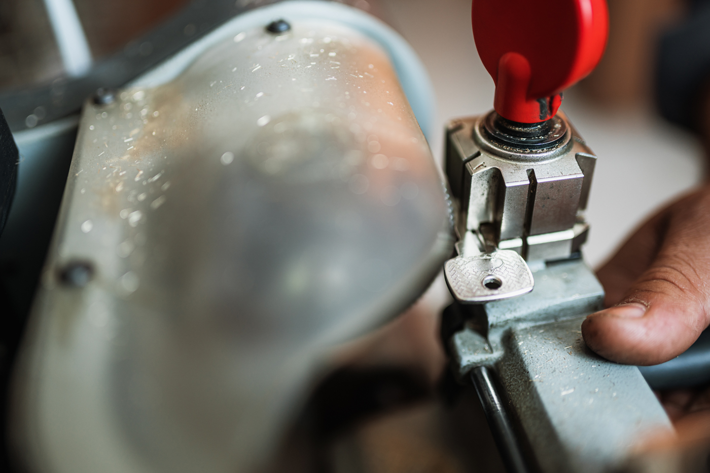 Key cutting machine for lock repair service