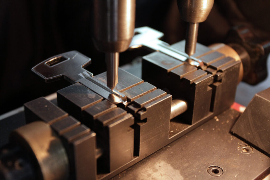 Key cutting machine for lock repair service